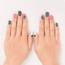 Load image into Gallery viewer, Tipsy Flowers Nail Wrap Kit