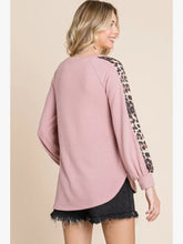 Load image into Gallery viewer, Hacci Leopard Top
