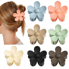 Load image into Gallery viewer, Flower Claw Clip
