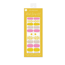 Load image into Gallery viewer, Daisies Nail Wrap Kit
