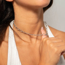 Load image into Gallery viewer, 18K Gold PVD Stainless Steel Hammered Oval Chain Necklace: Gold / 16+2"
